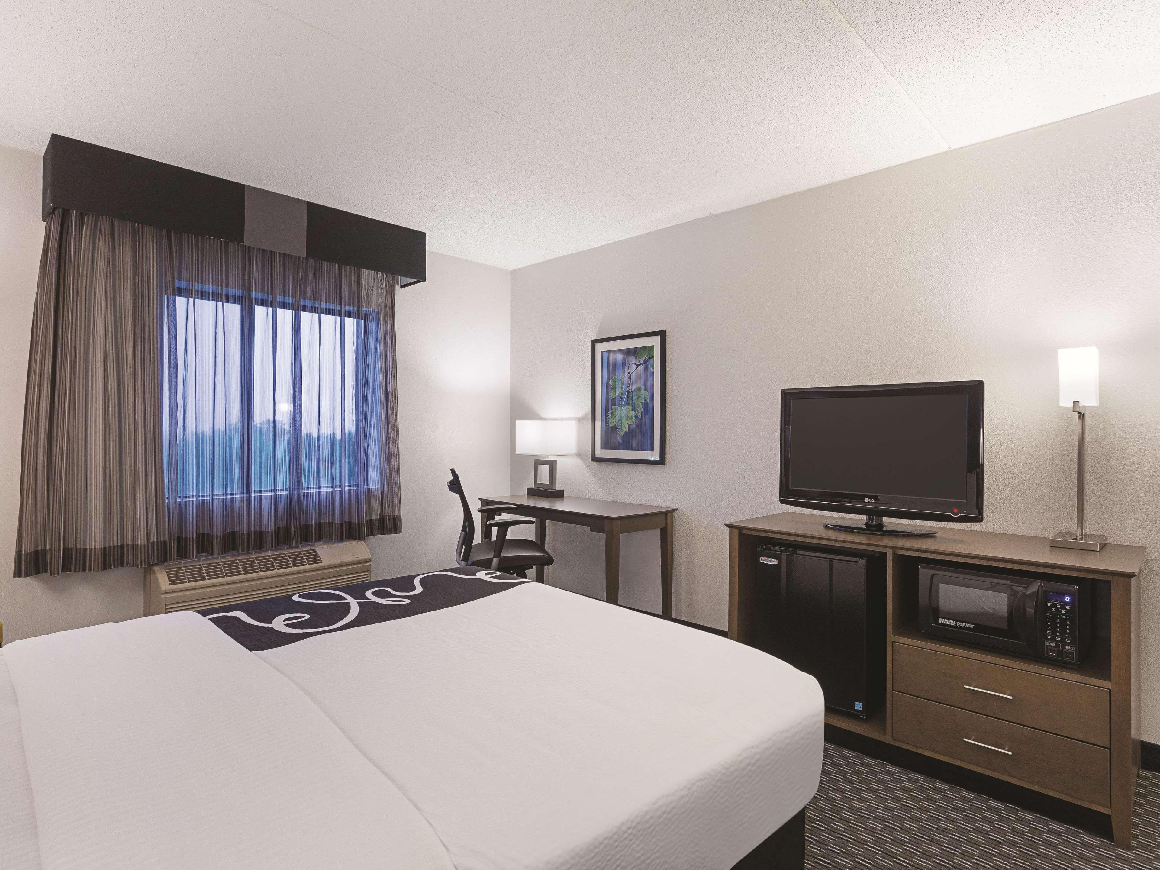 La Quinta By Wyndham Baltimore Bwi Airport Hotel